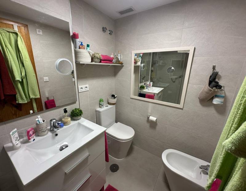 Продажа - квартира - Avenida L Aigüera - Benidorm