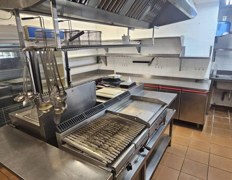 Продажа - помещение - Pueblo Levante - Benidorm