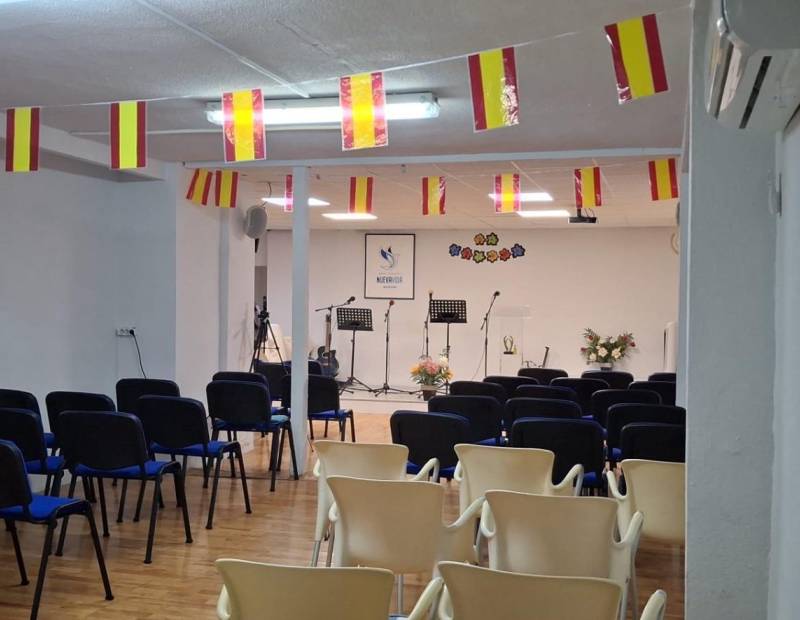 Продажа - помещение - Avenida Beniarda - Benidorm