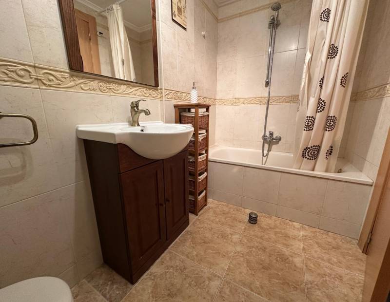 Продажа - квартира - Avenida L Aigüera - Benidorm