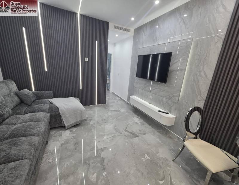 Продажа - нижний этаж  - Plaza de Toros - Benidorm