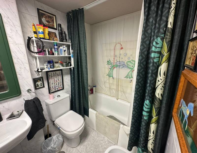 Продажа - квартира - Avenida L Aigüera - Benidorm