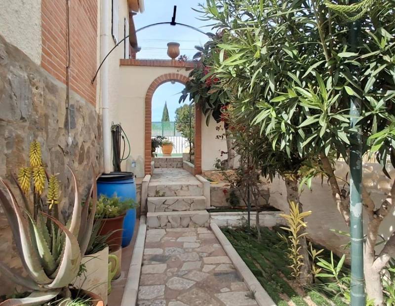 Продажа - шале - Barranco Hondo - La Nucía