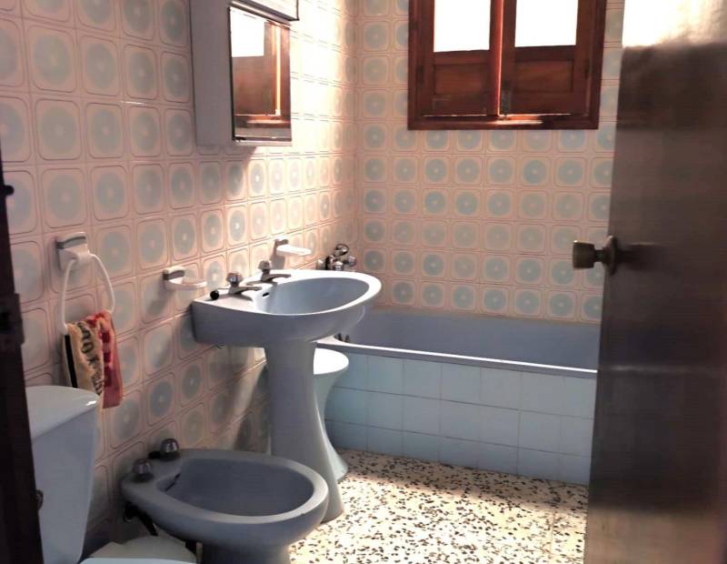 Sale - House - Fuentes de Andalucia