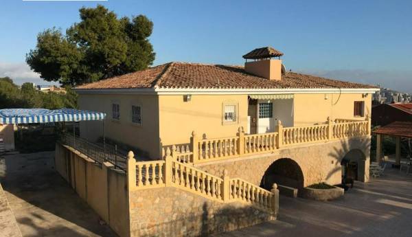 Chalet - Venta - Urbanizaciones - Benidorm