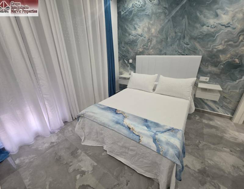 Продажа - нижний этаж  - Plaza de Toros - Benidorm