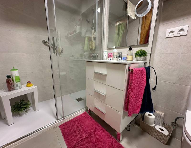 Продажа - квартира - Avenida L Aigüera - Benidorm