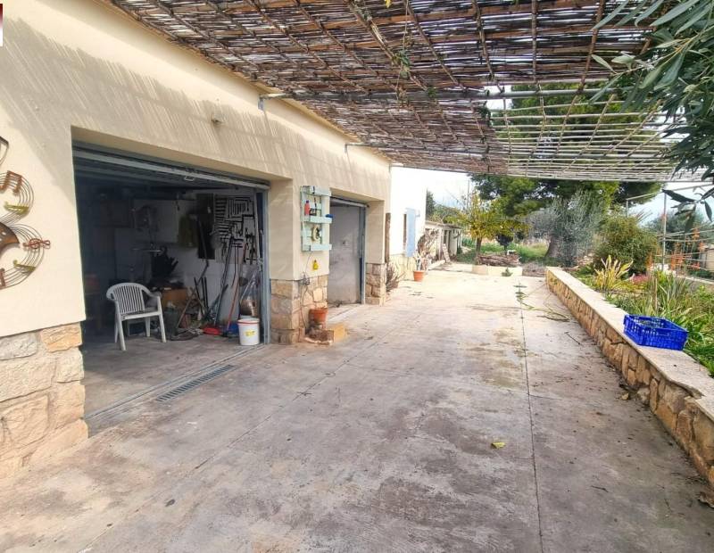 Продажа - Дом с земельным участком - Urbanizaciones - Benidorm