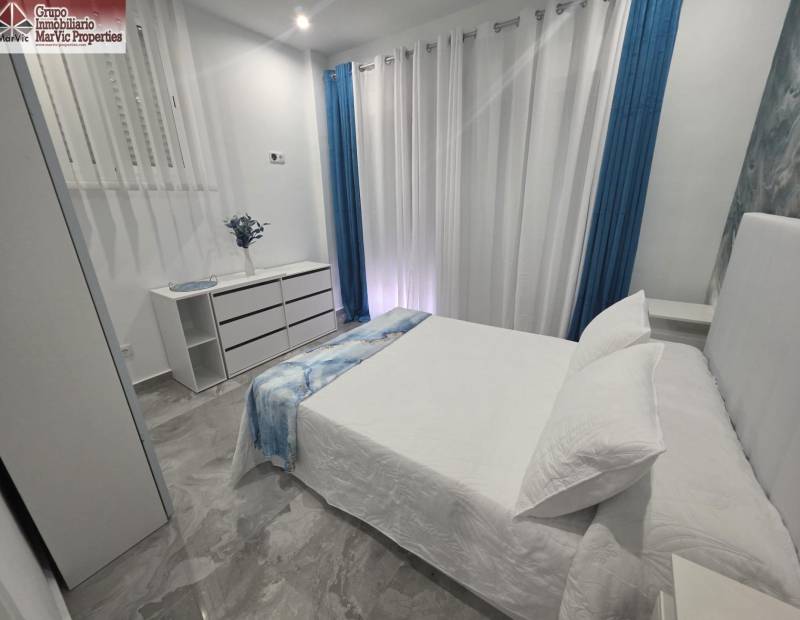 Продажа - нижний этаж  - Plaza de Toros - Benidorm