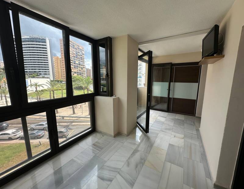 Продажа - квартира - Avenida L Aigüera - Benidorm