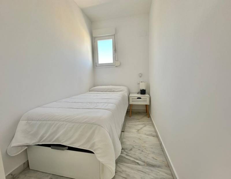 Продажа - АПАРТАМЕНТЫ - Cala de Benidorm - Benidorm