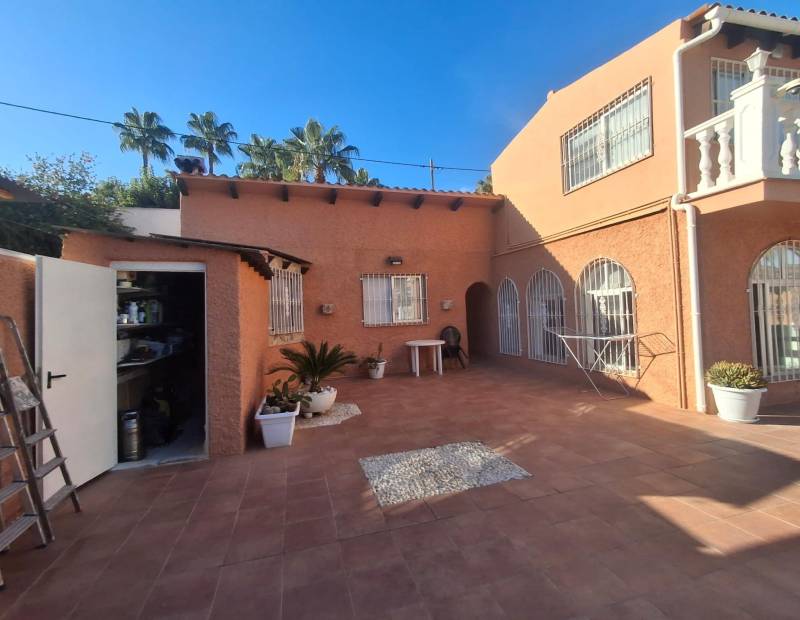 Продажа - шале - Avenida Europa - Benidorm