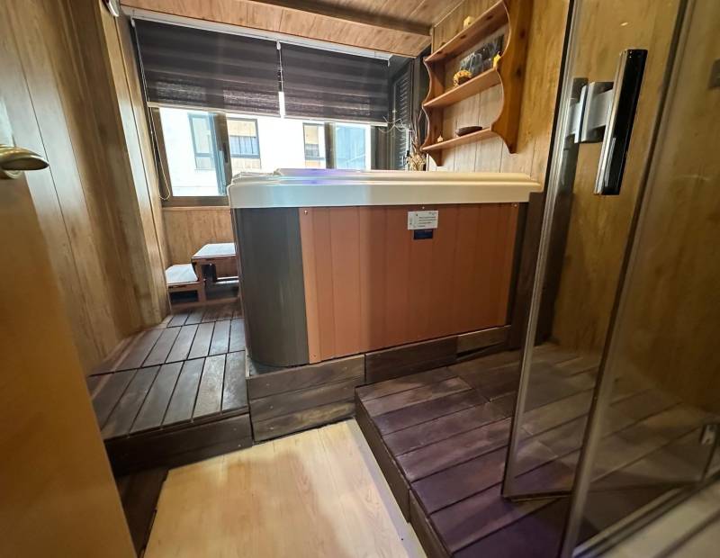 Продажа - квартира - Avenida L Aigüera - Benidorm