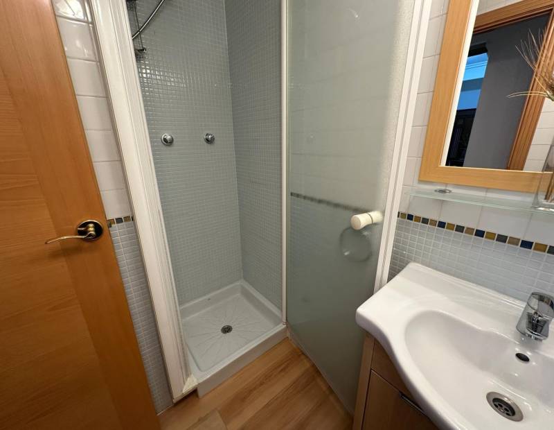 Продажа - квартира - Avenida L Aigüera - Benidorm