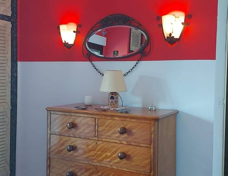 Продажа - Дом с земельным участком - Castell de Guadalest (el) - Guadalest