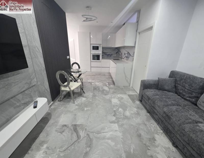 Продажа - нижний этаж  - Plaza de Toros - Benidorm