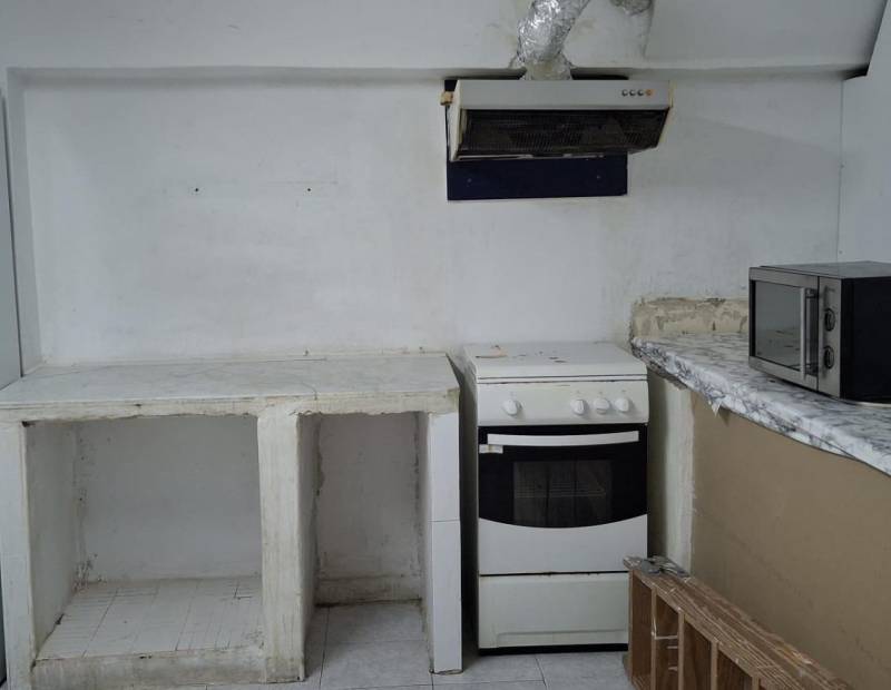 Продажа - помещение - Avenida Beniarda - Benidorm