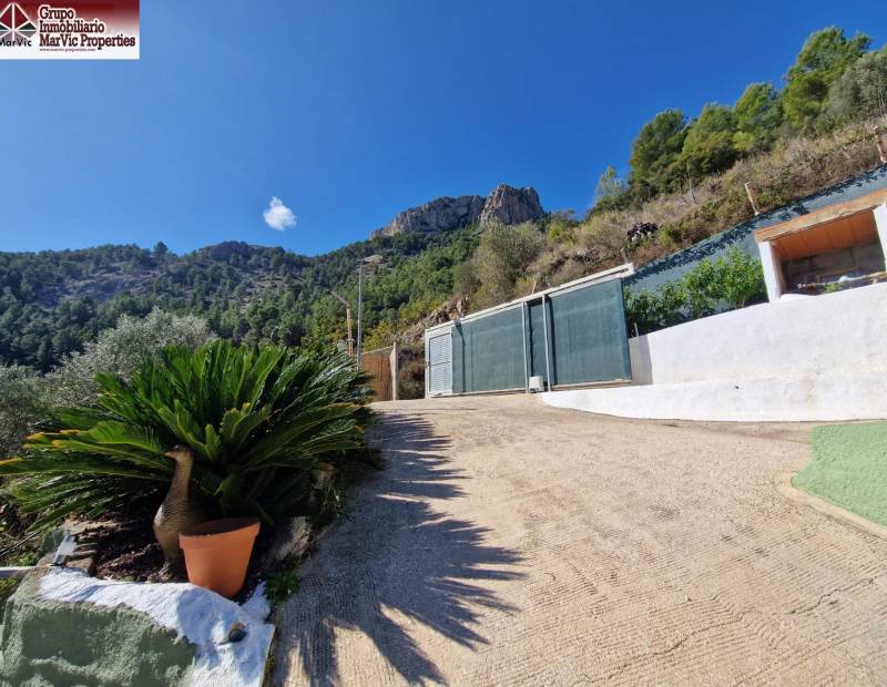 Sale - Rustic property - Campo - Bolulla