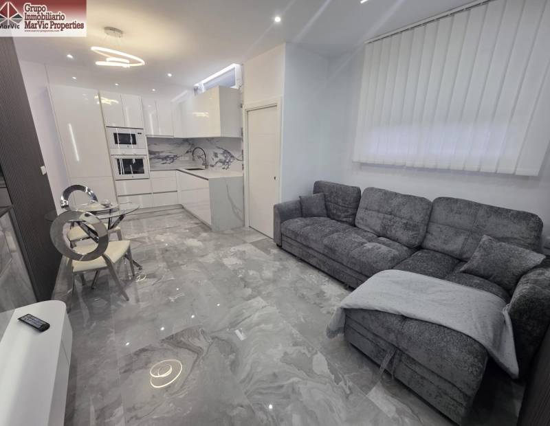 Продажа - нижний этаж  - Plaza de Toros - Benidorm