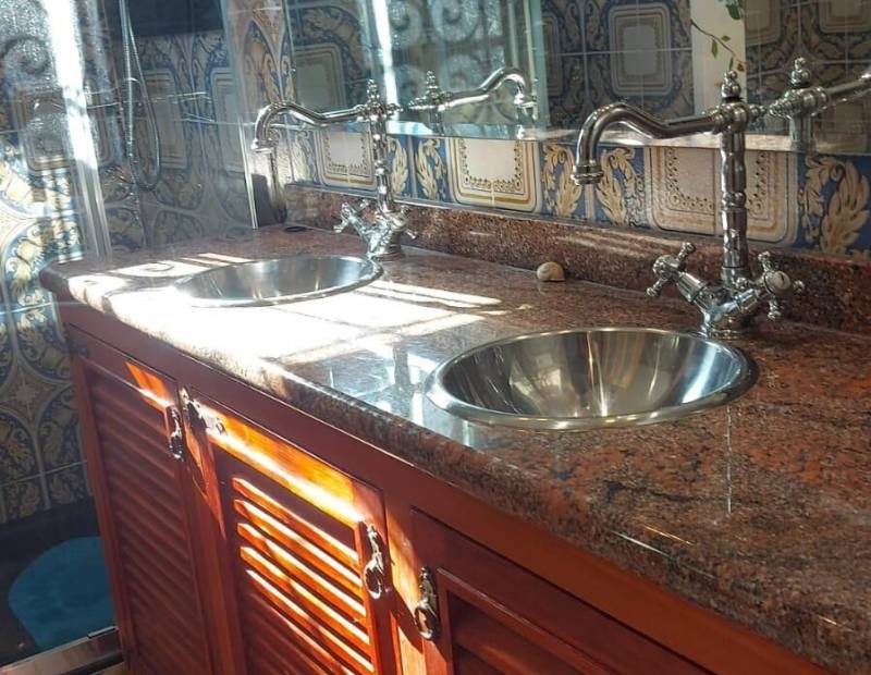 Продажа - Дом с земельным участком - Castell de Guadalest (el) - Guadalest