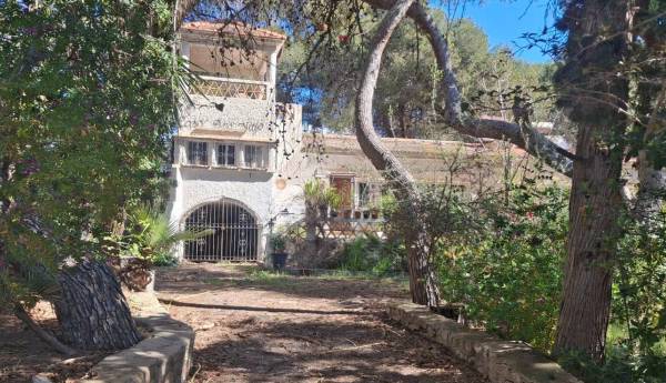 House with land - Sale - Levante - Benidorm