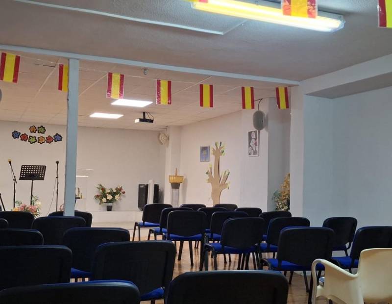 Продажа - помещение - Avenida Beniarda - Benidorm