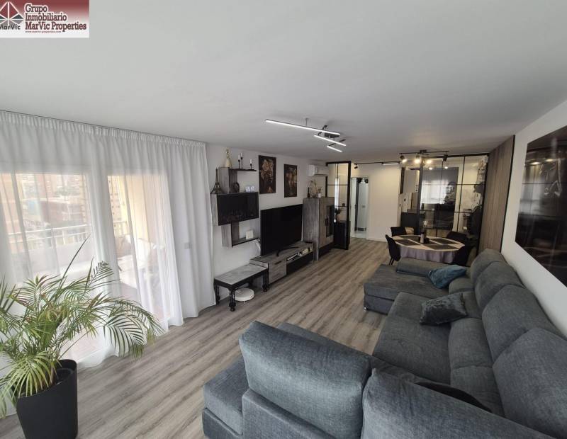 Продажа - квартира - Avenida del Mediterraneo - Benidorm