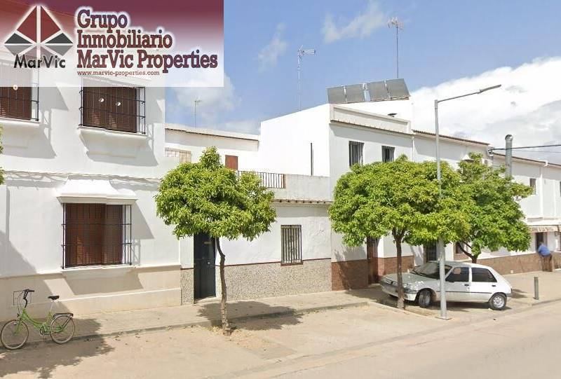 Sale - House - Fuentes de Andalucia