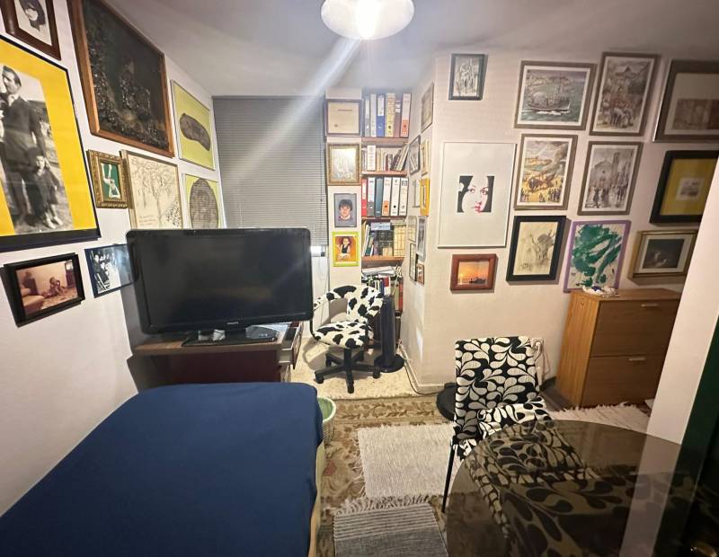 Продажа - квартира - Avenida L Aigüera - Benidorm