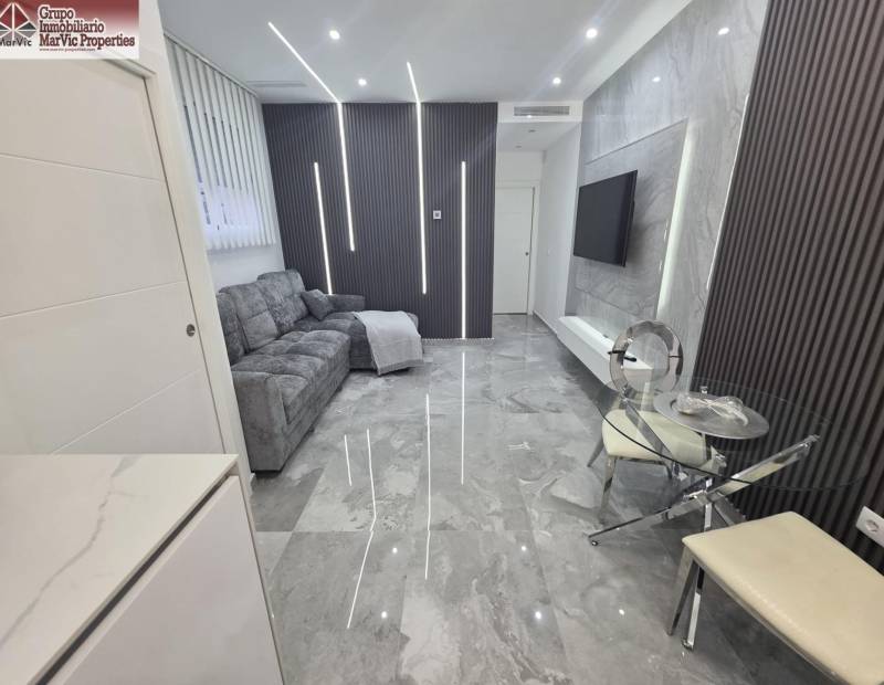 Продажа - нижний этаж  - Plaza de Toros - Benidorm