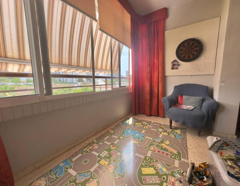 Продажа - квартира - Avenida L Aigüera - Benidorm