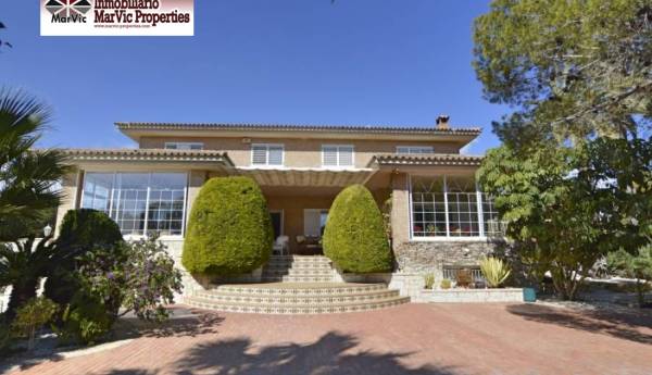 Single family house - Sale - Urbanizaciones - La Nucía