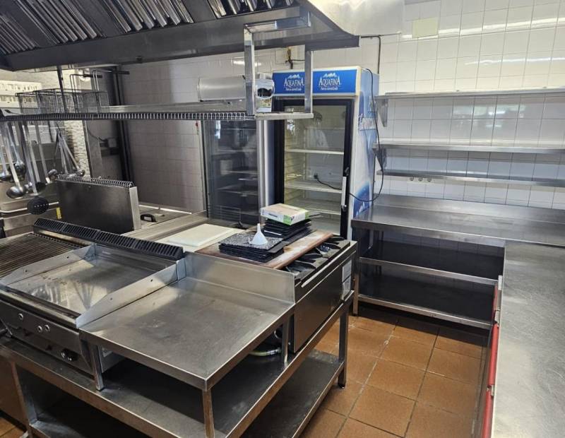 Продажа - помещение - Pueblo Levante - Benidorm