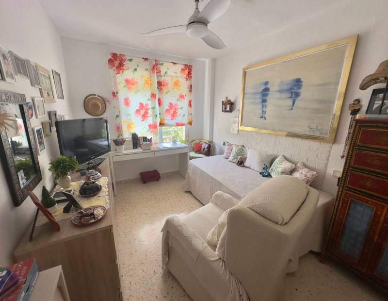 Продажа - квартира - Avenida L Aigüera - Benidorm