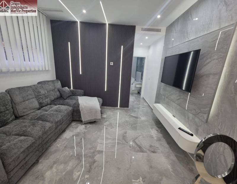 Продажа - нижний этаж  - Plaza de Toros - Benidorm