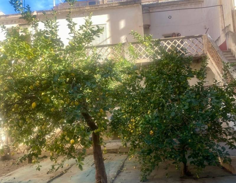 Sale - Solar house - Villajoyosa