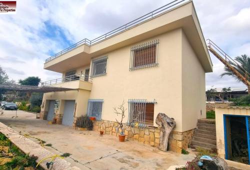 Casa con terreno - Venta - Urbanizaciones - Benidorm