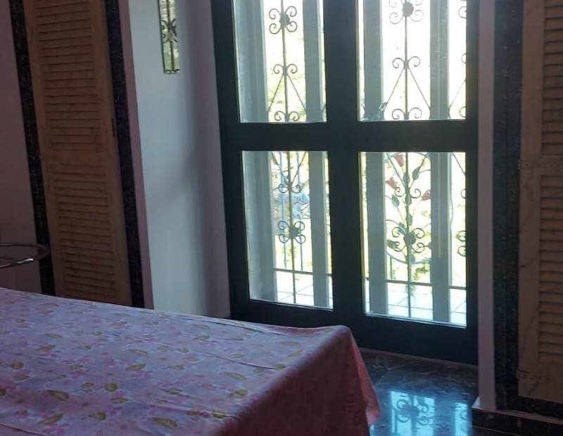 Продажа - Дом с земельным участком - Castell de Guadalest (el) - Guadalest