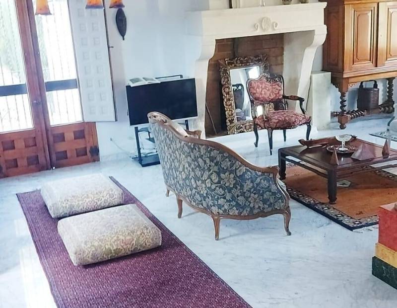 Продажа - Дом с земельным участком - Castell de Guadalest (el) - Guadalest