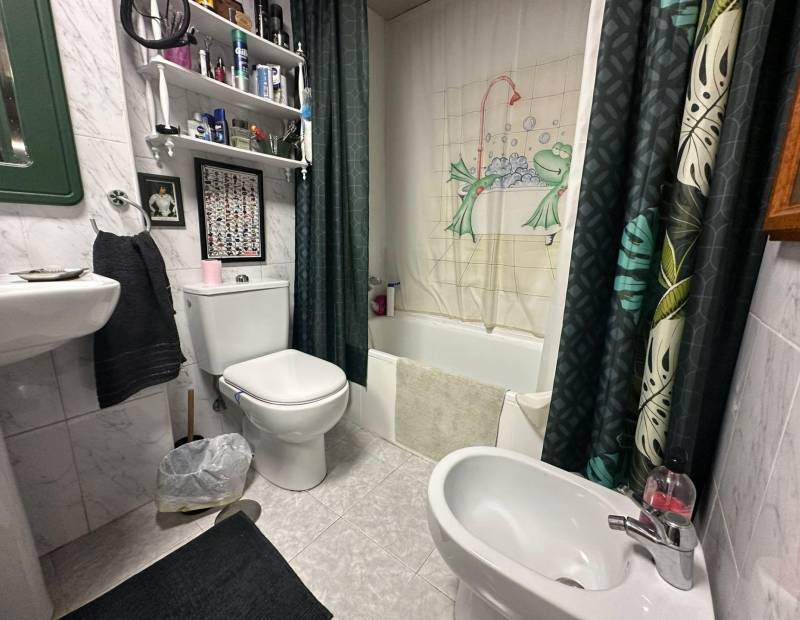 Продажа - квартира - Avenida L Aigüera - Benidorm