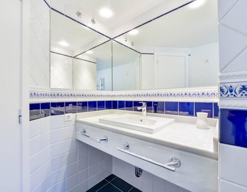 Sale - Single family house - Golf Bahía - Finestrat
