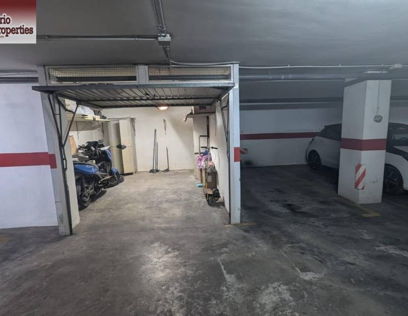 Sale - Garage - Poniente - Benidorm