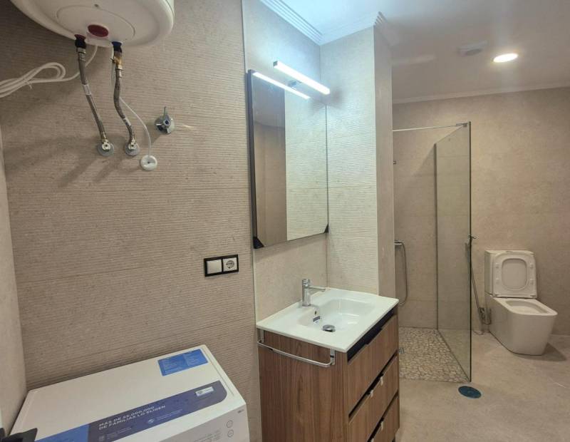 Sale - Studio - Avenida del Mediterraneo - Benidorm