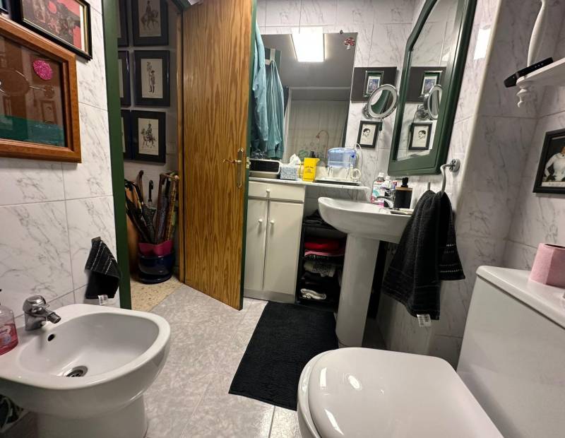 Продажа - квартира - Avenida L Aigüera - Benidorm