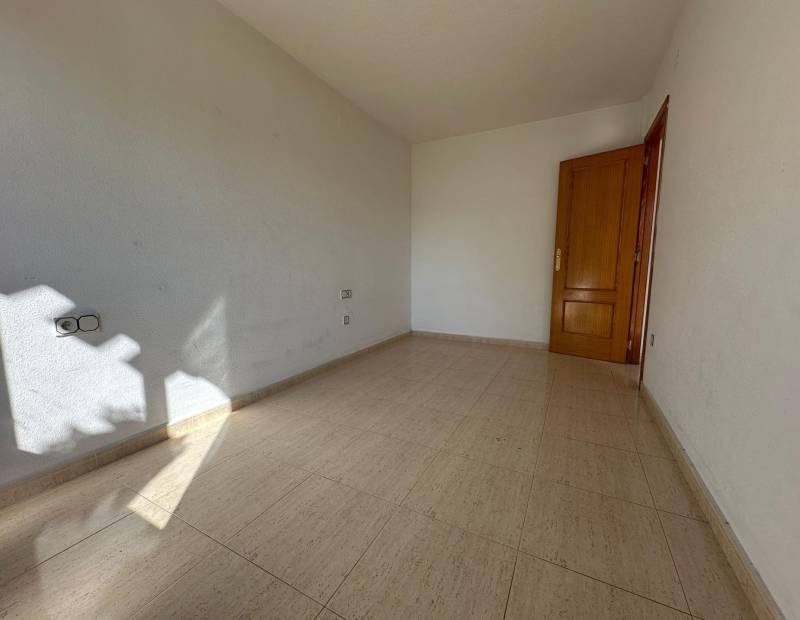 Sale - Apartment - Centro - Chirles