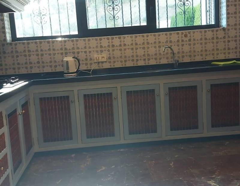 Продажа - Дом с земельным участком - Castell de Guadalest (el) - Guadalest