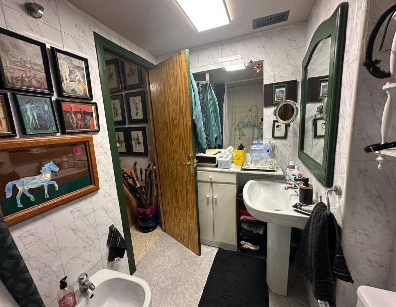 Продажа - квартира - Avenida L Aigüera - Benidorm