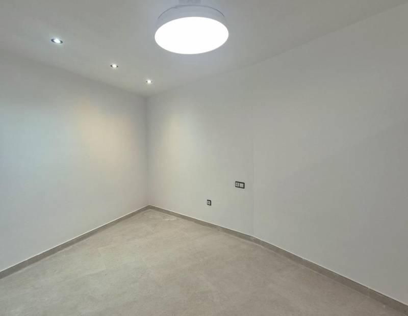 Sale - Studio - Avenida del Mediterraneo - Benidorm