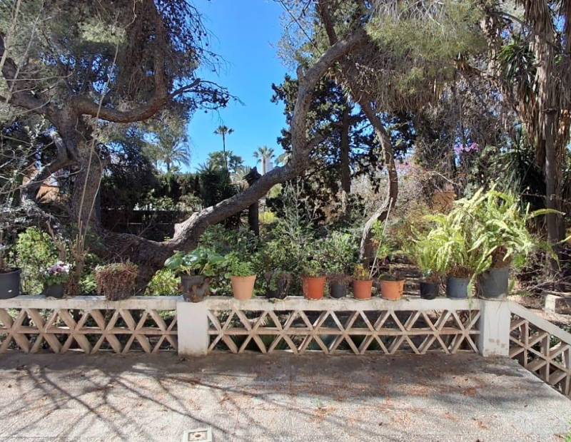 Sale - House with land - Levante - Benidorm