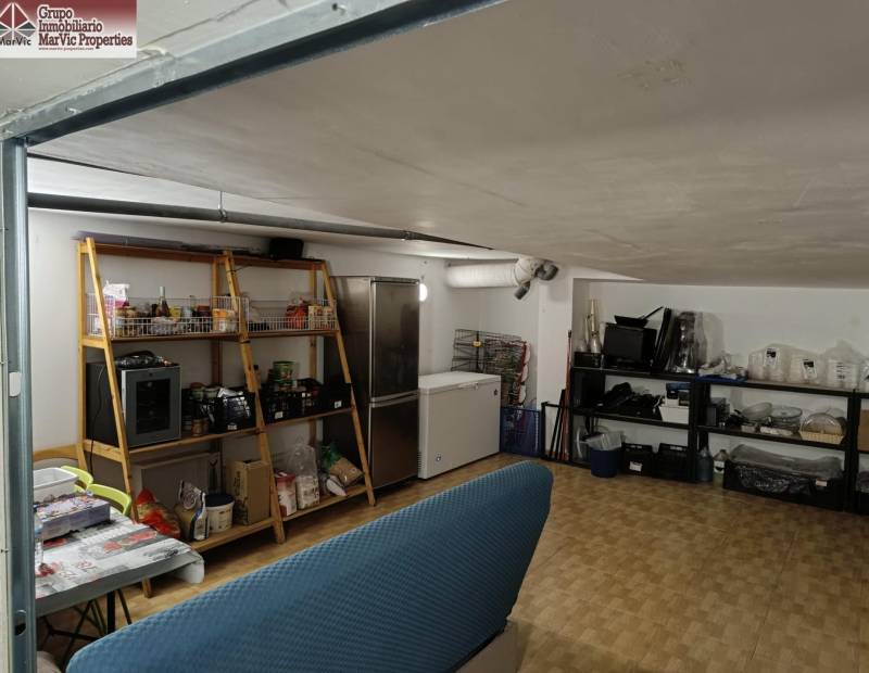 Traspaso o Alquiler - Local comercial - Avenida Beniarda - Benidorm